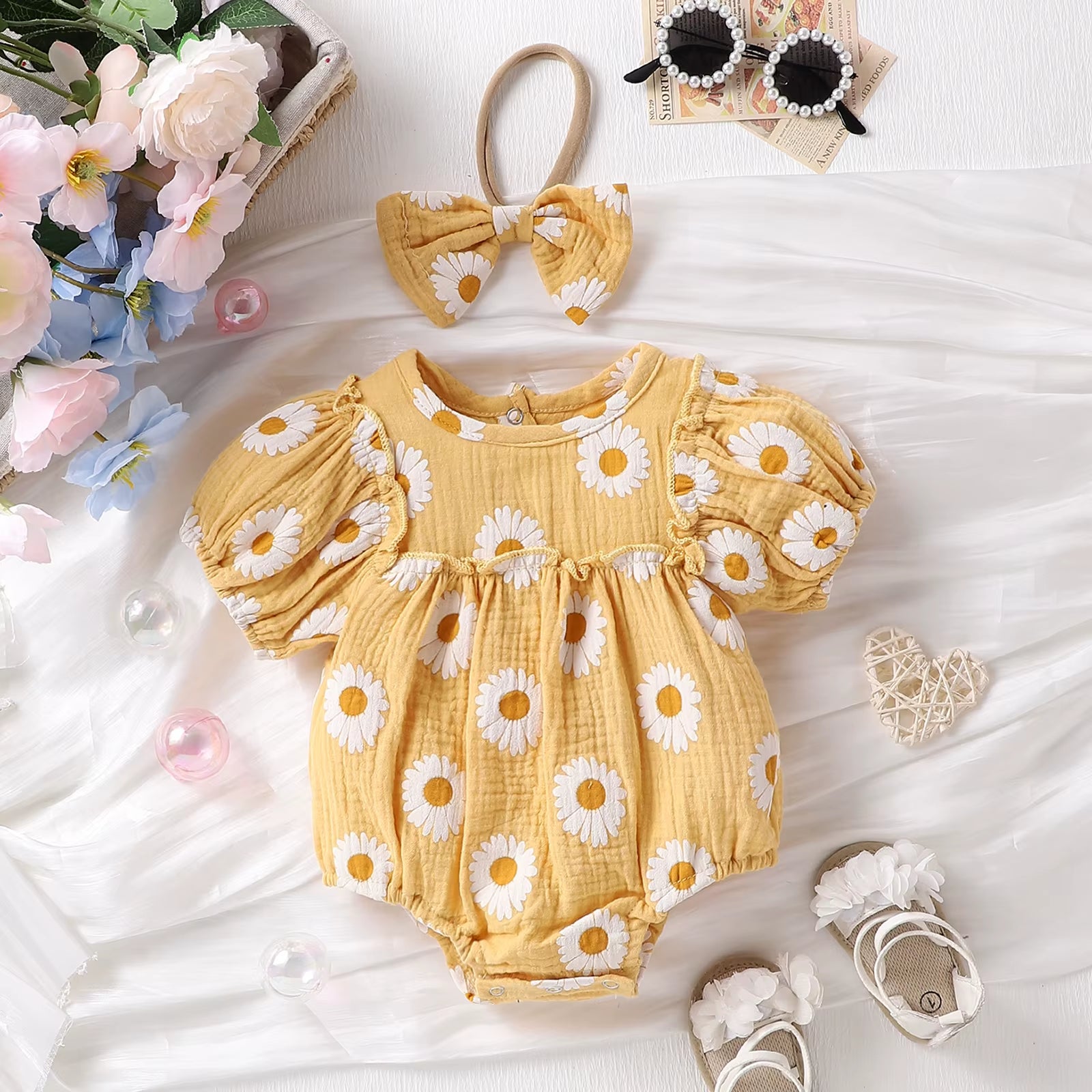 Daisy Whispers – Baby Girl Bubble Sleeve Lace Romper
